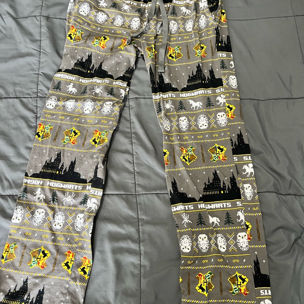 Warner Bros. Harry Potter Gray and Yellow Lounge Pants